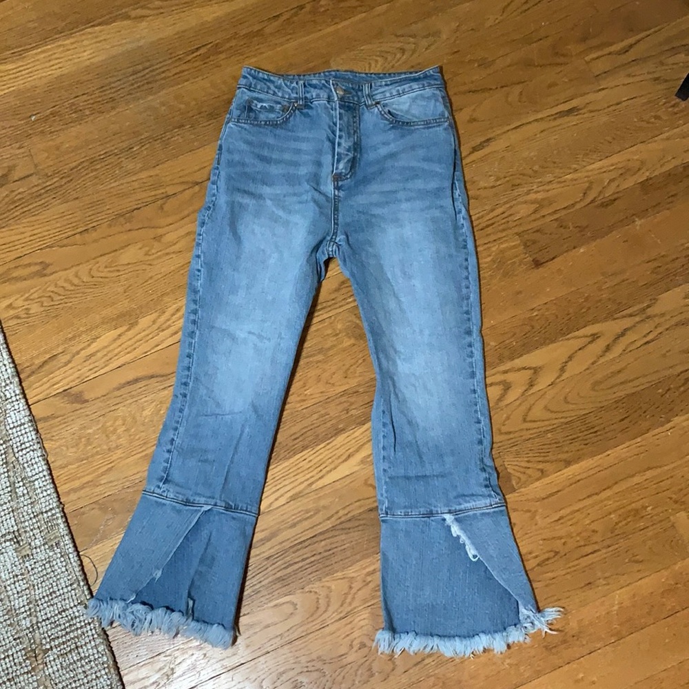 Design Lab Raw hem flare bottom jean
